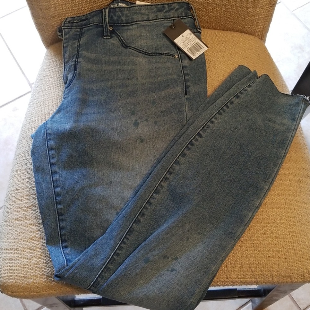 Mid-Rise Jegging